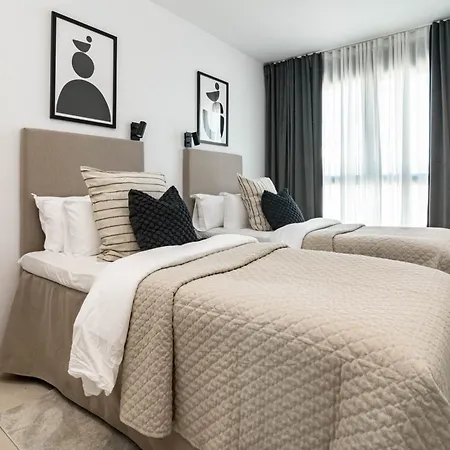 Lme133a- Stunning Flat Close To In Apartment *