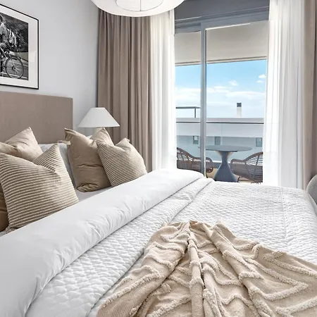 Lme133a- Stunning Flat Close To In * Estepona