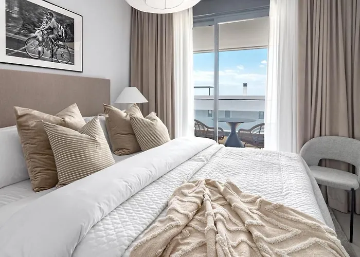 Lme13.3a- Stunning Flat Close To In