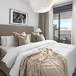 Lme13.3a- Stunning Flat Close To In