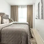Lme13.3a- Stunning Flat Close To In