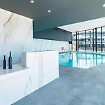 Lme13.3a- Stunning Flat Close To In