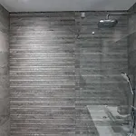 Lme13.3a- Stunning Flat Close To In *