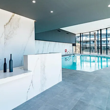 Lme133a- Stunning Flat Close To In *