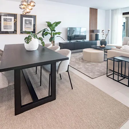 Lme133a- Stunning Flat Close To In Apartment *