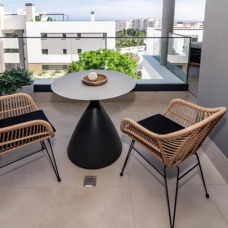 Lme133a- Stunning Flat Close To In *