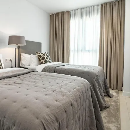 Lme13.3a- Stunning Flat Close To In