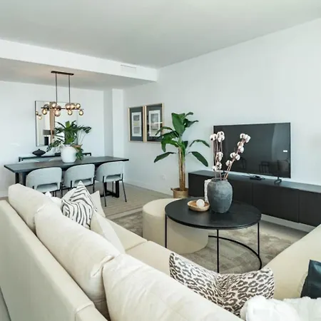 Lme133a- Stunning Flat Close To In
