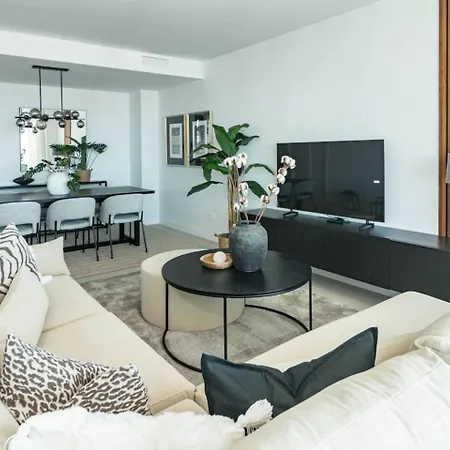 Lme133a- Stunning Flat Close To In