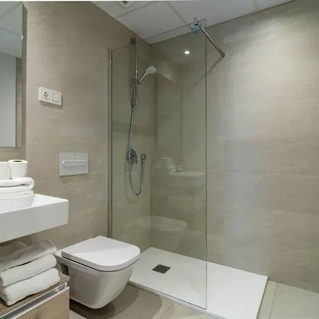 Lme133a- Stunning Flat Close To In