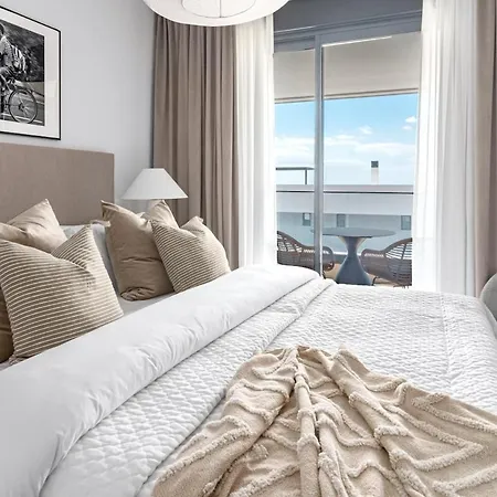 Lme13.3a- Stunning Flat Close To In