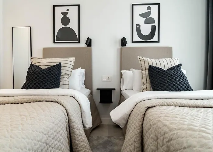 Lme13.3a- Stunning Flat Close To In Эстепона