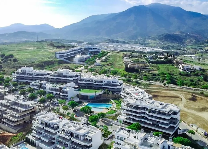 Lme13.3a- Stunning Flat Close To In *