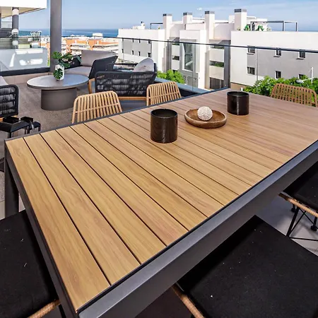 Lme133a- Stunning Flat Close To In *